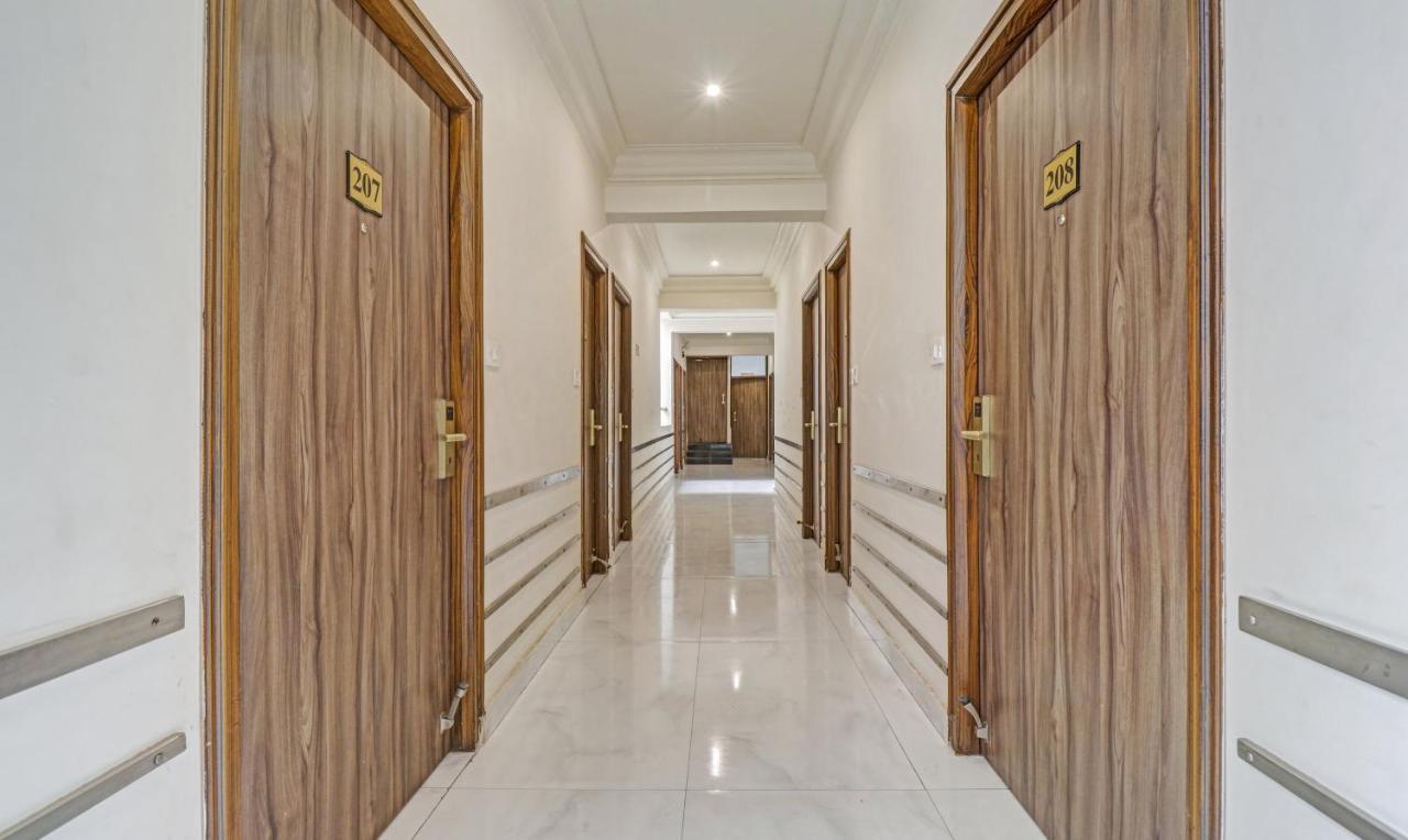 Treebo Komfort Suites, 3 Km From Mysore Palace Екстер'єр фото