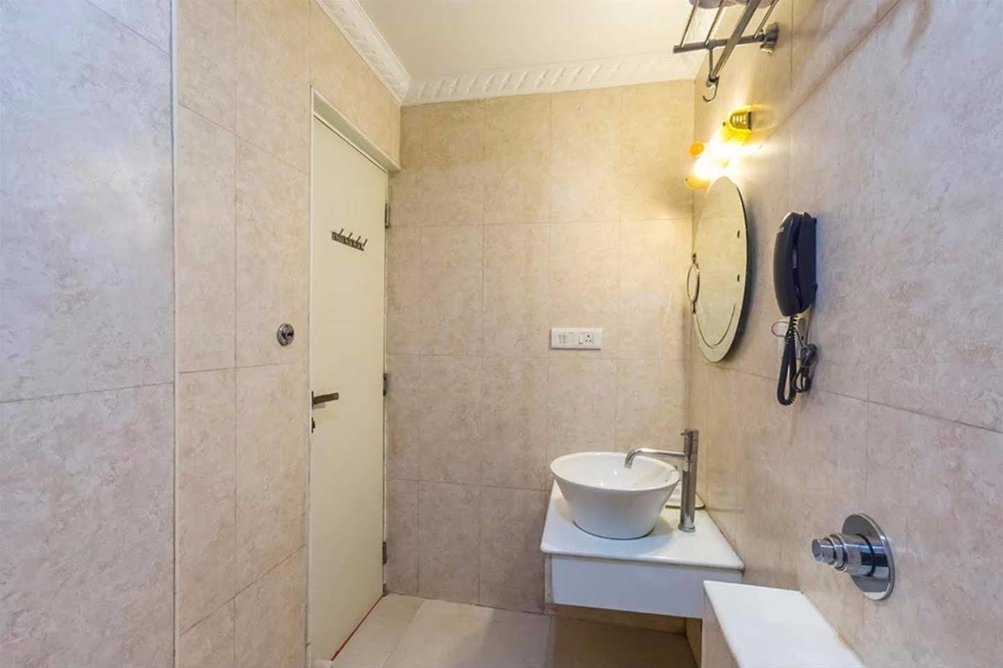 Treebo Komfort Suites, 3 Km From Mysore Palace Екстер'єр фото