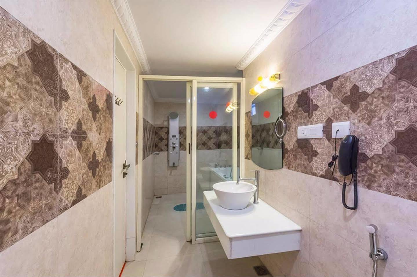 Treebo Komfort Suites, 3 Km From Mysore Palace Екстер'єр фото