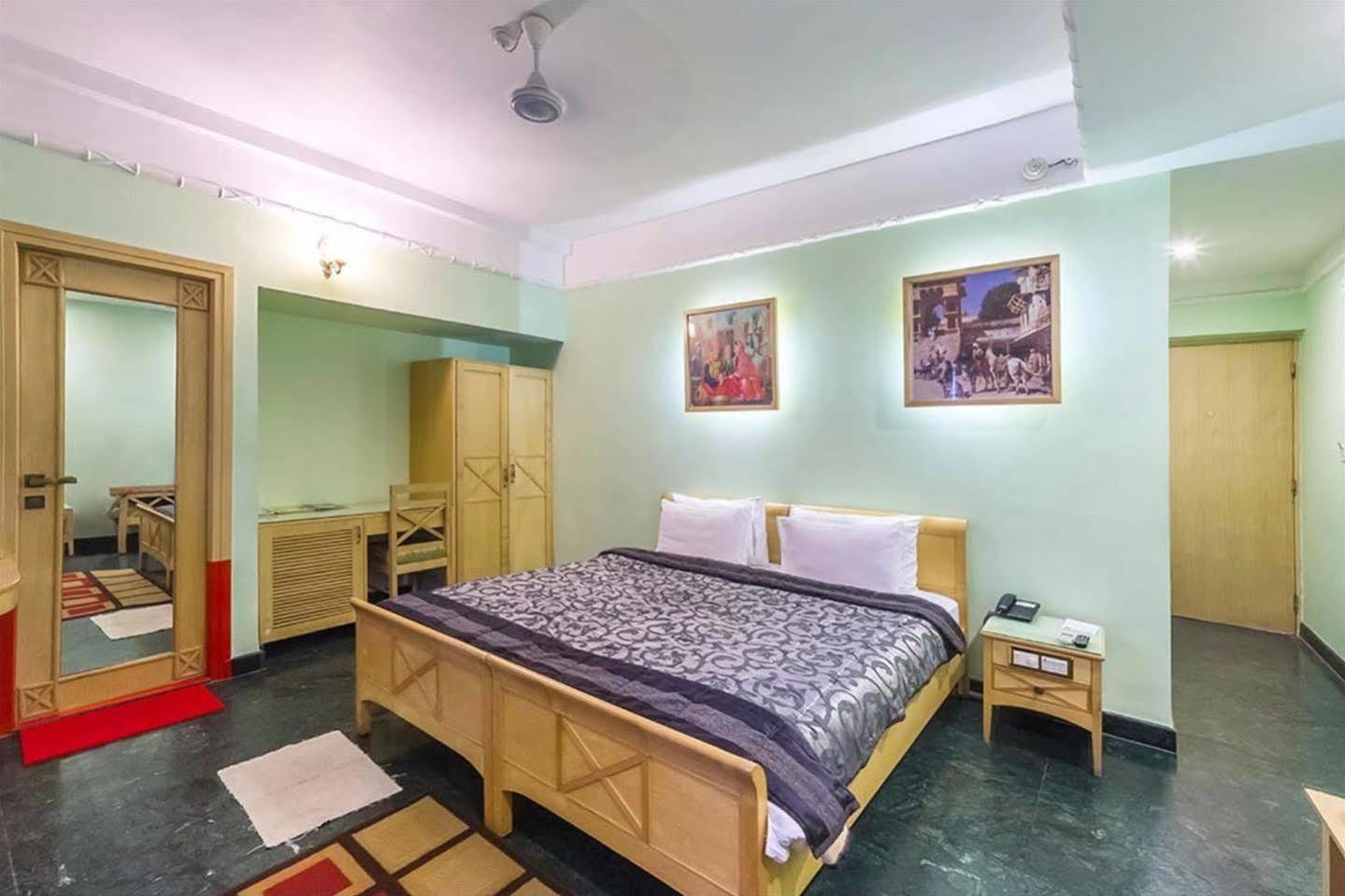 Treebo Komfort Suites, 3 Km From Mysore Palace Екстер'єр фото