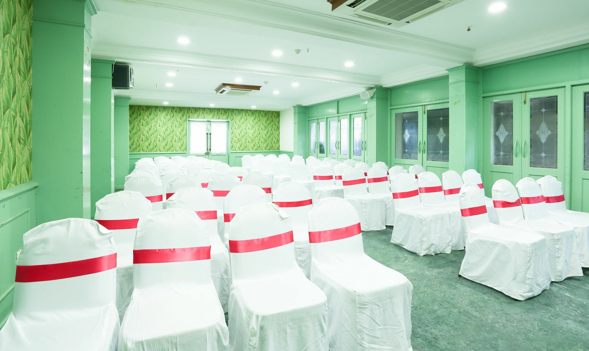 Treebo Komfort Suites, 3 Km From Mysore Palace Екстер'єр фото